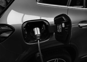 Pros and Cons of Owning an Electric Car in Kenya
